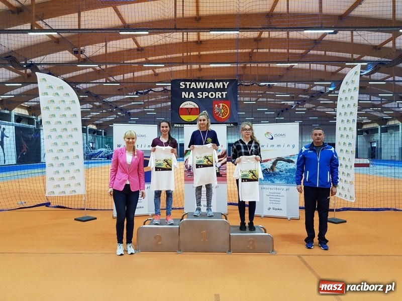 Zdjęcie w galerii na portalu naszraciborz.pl: Zacięta rywalizacja młodych sportowców w hali raciborskiego SMS-u wiadomości z regionu