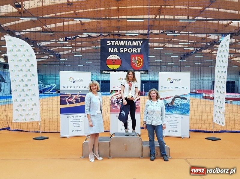 Zdjęcie w galerii na portalu naszraciborz.pl: Zacięta rywalizacja młodych sportowców w hali raciborskiego SMS-u wiadomości z regionu