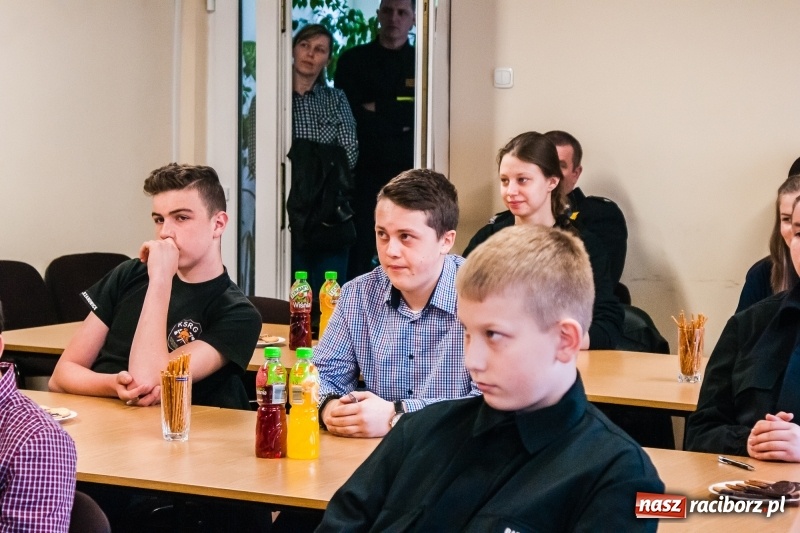 Zdjęcie w galerii na portalu naszraciborz.pl: Poznaliśmy powiatową mistrzynię oraz mistrzów wiedzy pożarniczej  wiadomości z regionu