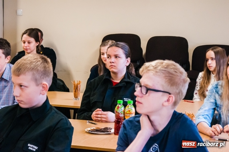 Zdjęcie w galerii na portalu naszraciborz.pl: Poznaliśmy powiatową mistrzynię oraz mistrzów wiedzy pożarniczej  wiadomości z regionu