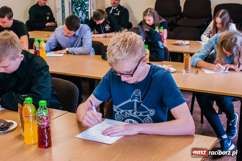 Zdjęcie w galerii na portalu naszraciborz.pl: Poznaliśmy powiatową mistrzynię oraz mistrzów wiedzy pożarniczej  wiadomości z regionu