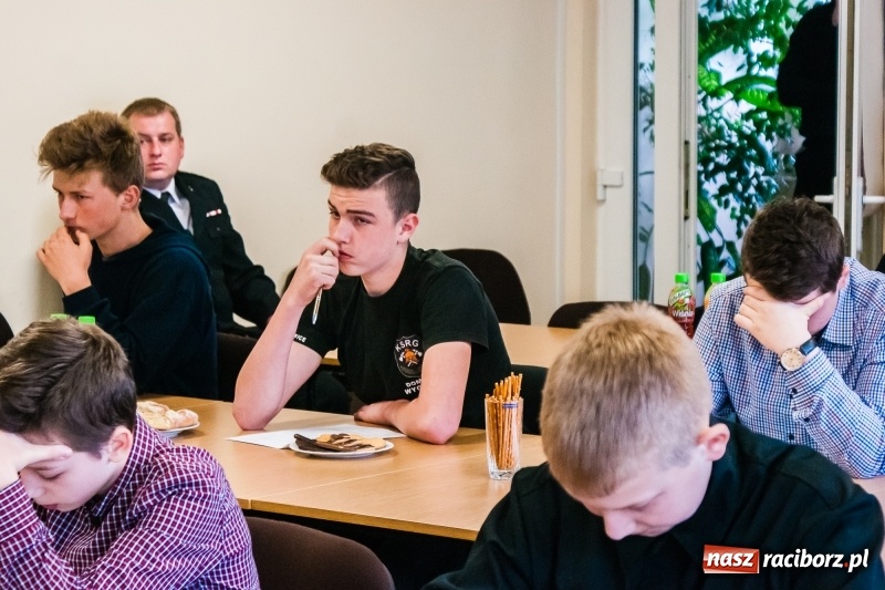 Zdjęcie w galerii na portalu naszraciborz.pl: Poznaliśmy powiatową mistrzynię oraz mistrzów wiedzy pożarniczej  wiadomości z regionu