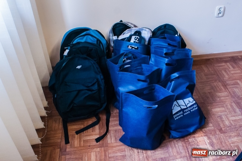 Zdjęcie w galerii na portalu naszraciborz.pl: Poznaliśmy powiatową mistrzynię oraz mistrzów wiedzy pożarniczej  wiadomości z regionu