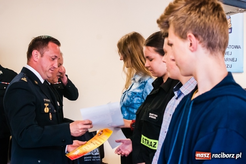 Zdjęcie w galerii na portalu naszraciborz.pl: Poznaliśmy powiatową mistrzynię oraz mistrzów wiedzy pożarniczej  wiadomości z regionu