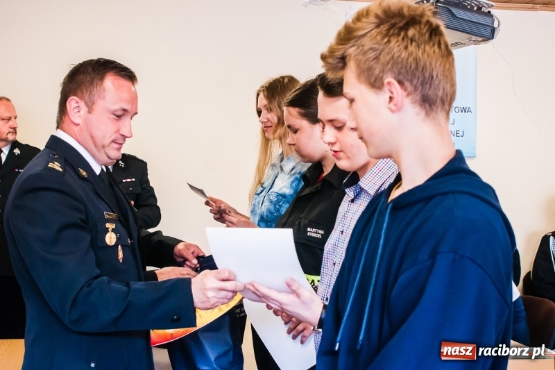 Zdjęcie w galerii na portalu naszraciborz.pl: Poznaliśmy powiatową mistrzynię oraz mistrzów wiedzy pożarniczej  wiadomości z regionu