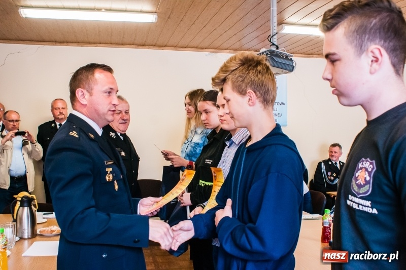 Zdjęcie w galerii na portalu naszraciborz.pl: Poznaliśmy powiatową mistrzynię oraz mistrzów wiedzy pożarniczej  wiadomości z regionu