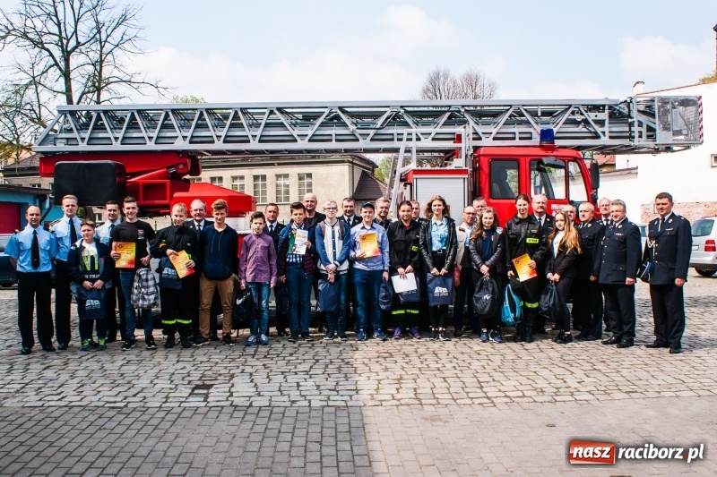 Zdjęcie w galerii na portalu naszraciborz.pl: Poznaliśmy powiatową mistrzynię oraz mistrzów wiedzy pożarniczej  wiadomości z regionu