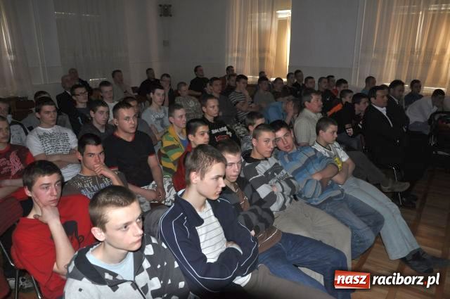 Zdjęcie w galerii na portalu naszraciborz.pl: Rozpoczęli od 