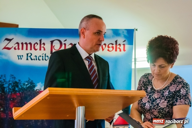 Zdjęcie w galerii na portalu naszraciborz.pl: Dom i tradycje. Konferencja Stowarzyszenia Rodzin Zastępczych na Zamku Piastowskim wiadomości z regionu