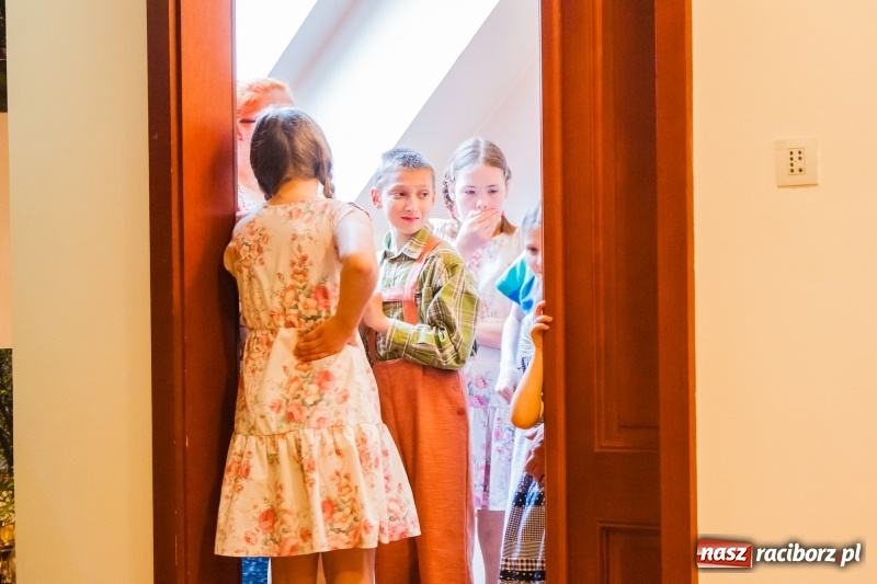 Zdjęcie w galerii na portalu naszraciborz.pl: Dom i tradycje. Konferencja Stowarzyszenia Rodzin Zastępczych na Zamku Piastowskim wiadomości z regionu