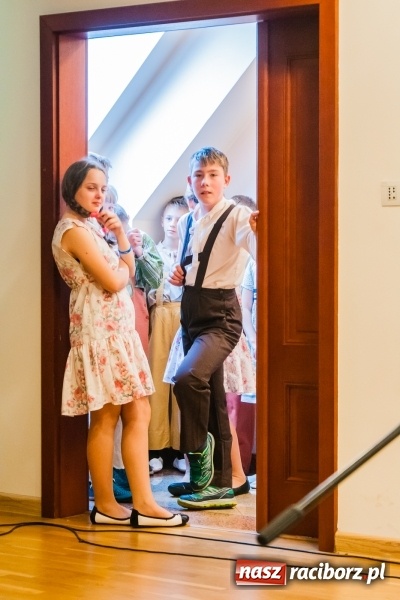 Zdjęcie w galerii na portalu naszraciborz.pl: Dom i tradycje. Konferencja Stowarzyszenia Rodzin Zastępczych na Zamku Piastowskim wiadomości z regionu