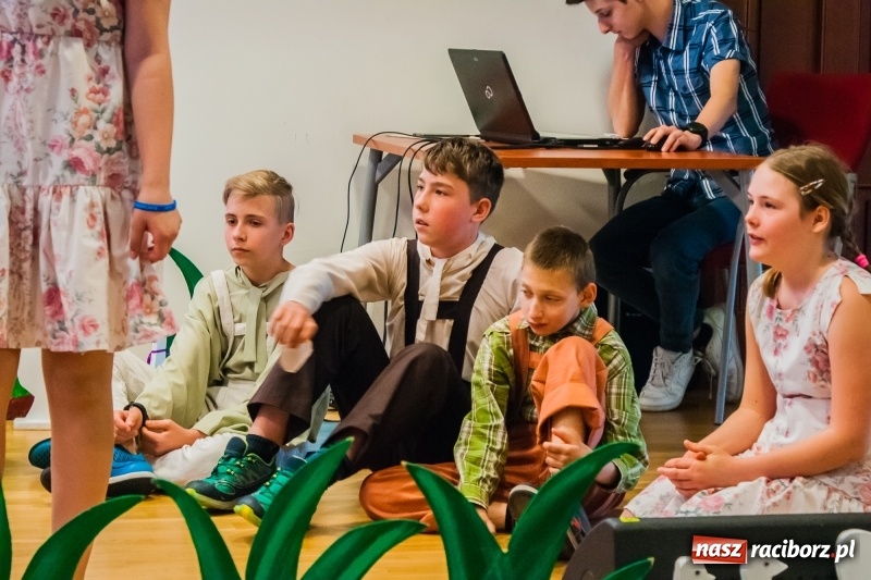 Zdjęcie w galerii na portalu naszraciborz.pl: Dom i tradycje. Konferencja Stowarzyszenia Rodzin Zastępczych na Zamku Piastowskim wiadomości z regionu