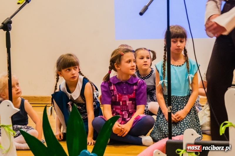 Zdjęcie w galerii na portalu naszraciborz.pl: Dom i tradycje. Konferencja Stowarzyszenia Rodzin Zastępczych na Zamku Piastowskim wiadomości z regionu