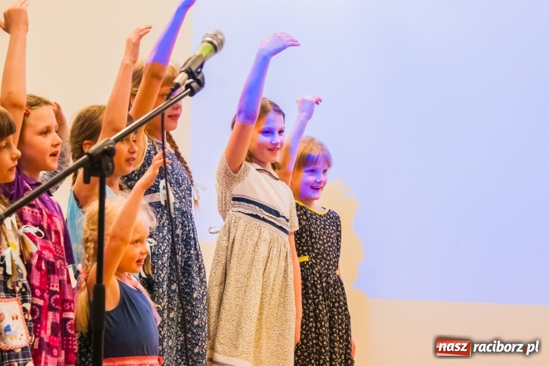 Zdjęcie w galerii na portalu naszraciborz.pl: Dom i tradycje. Konferencja Stowarzyszenia Rodzin Zastępczych na Zamku Piastowskim wiadomości z regionu