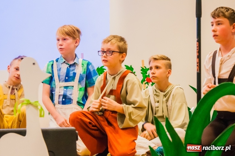 Zdjęcie w galerii na portalu naszraciborz.pl: Dom i tradycje. Konferencja Stowarzyszenia Rodzin Zastępczych na Zamku Piastowskim wiadomości z regionu