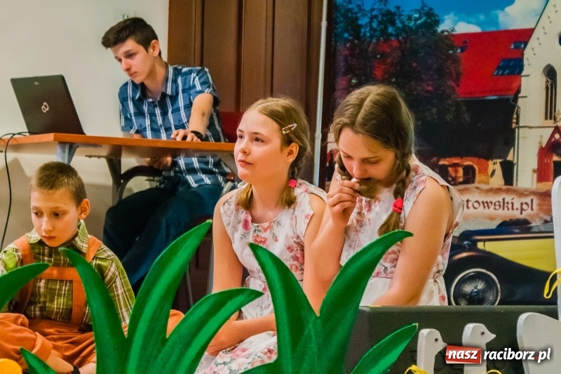 Zdjęcie w galerii na portalu naszraciborz.pl: Dom i tradycje. Konferencja Stowarzyszenia Rodzin Zastępczych na Zamku Piastowskim wiadomości z regionu