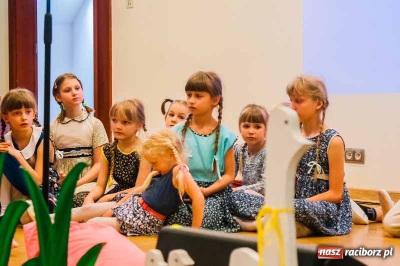 Zdjęcie w galerii na portalu naszraciborz.pl: Dom i tradycje. Konferencja Stowarzyszenia Rodzin Zastępczych na Zamku Piastowskim wiadomości z regionu