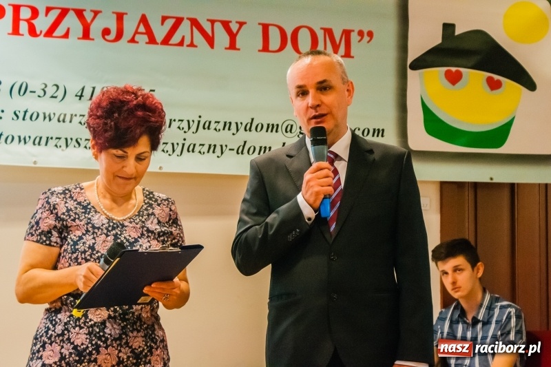 Zdjęcie w galerii na portalu naszraciborz.pl: Dom i tradycje. Konferencja Stowarzyszenia Rodzin Zastępczych na Zamku Piastowskim wiadomości z regionu