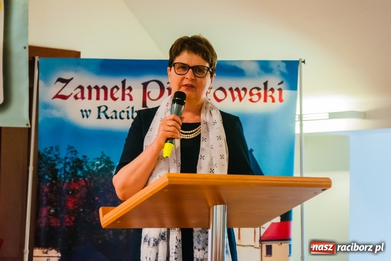 Zdjęcie w galerii na portalu naszraciborz.pl: Dom i tradycje. Konferencja Stowarzyszenia Rodzin Zastępczych na Zamku Piastowskim wiadomości z regionu