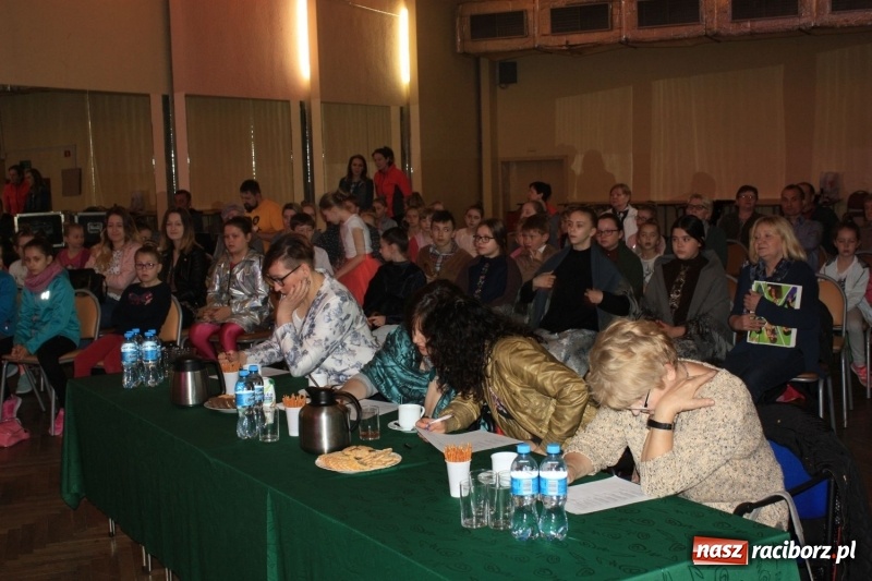 Zdjęcie w galerii na portalu naszraciborz.pl: Najmłodsi artyści z gminy Krzanowice mieli dziś swój festiwal wiadomości z regionu