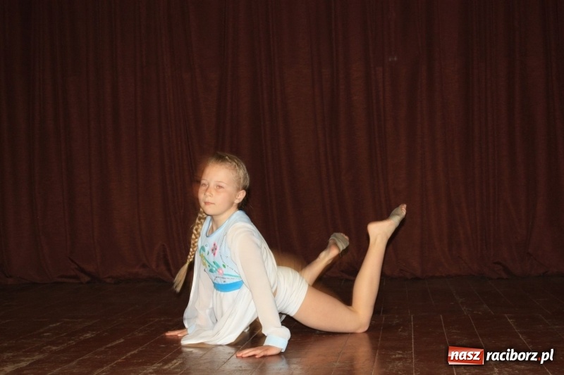 Zdjęcie w galerii na portalu naszraciborz.pl: Najmłodsi artyści z gminy Krzanowice mieli dziś swój festiwal wiadomości z regionu