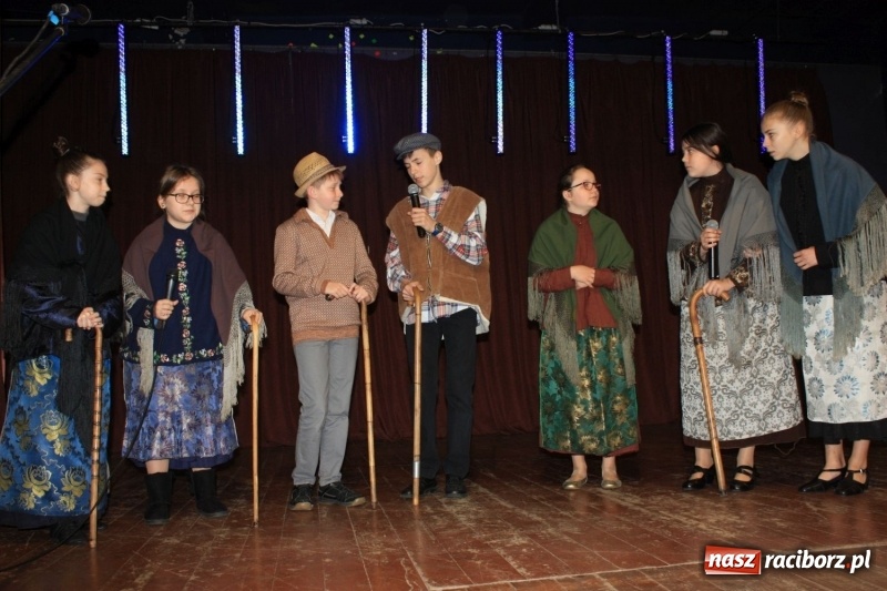 Zdjęcie w galerii na portalu naszraciborz.pl: Najmłodsi artyści z gminy Krzanowice mieli dziś swój festiwal wiadomości z regionu