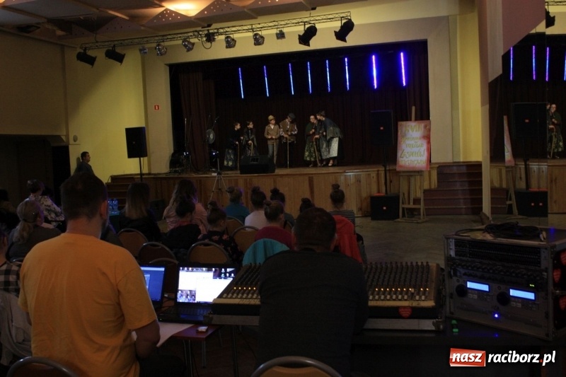 Zdjęcie w galerii na portalu naszraciborz.pl: Najmłodsi artyści z gminy Krzanowice mieli dziś swój festiwal wiadomości z regionu