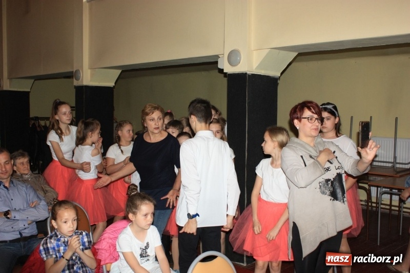 Zdjęcie w galerii na portalu naszraciborz.pl: Najmłodsi artyści z gminy Krzanowice mieli dziś swój festiwal wiadomości z regionu