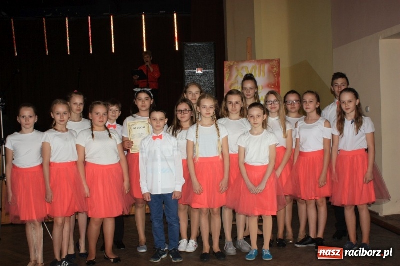 Zdjęcie w galerii na portalu naszraciborz.pl: Najmłodsi artyści z gminy Krzanowice mieli dziś swój festiwal wiadomości z regionu