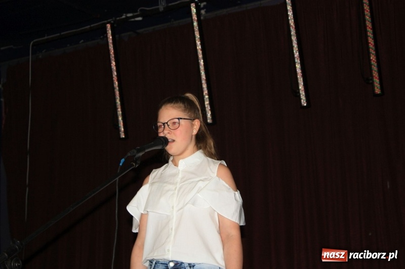 Zdjęcie w galerii na portalu naszraciborz.pl: Najmłodsi artyści z gminy Krzanowice mieli dziś swój festiwal wiadomości z regionu