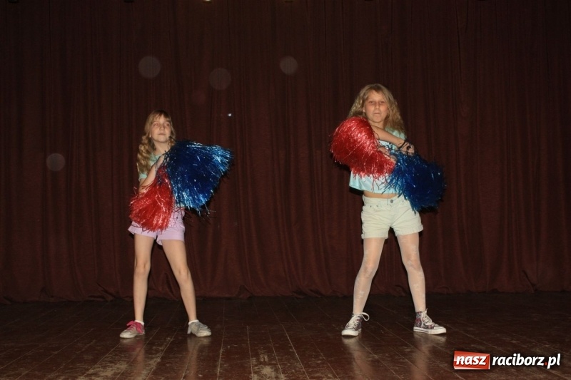 Zdjęcie w galerii na portalu naszraciborz.pl: Najmłodsi artyści z gminy Krzanowice mieli dziś swój festiwal wiadomości z regionu