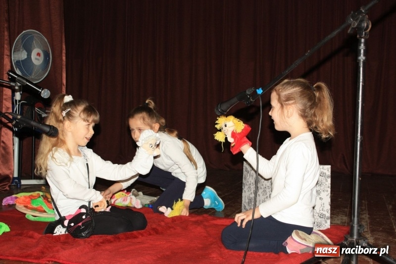 Zdjęcie w galerii na portalu naszraciborz.pl: Najmłodsi artyści z gminy Krzanowice mieli dziś swój festiwal wiadomości z regionu
