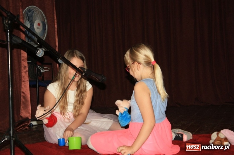 Zdjęcie w galerii na portalu naszraciborz.pl: Najmłodsi artyści z gminy Krzanowice mieli dziś swój festiwal wiadomości z regionu