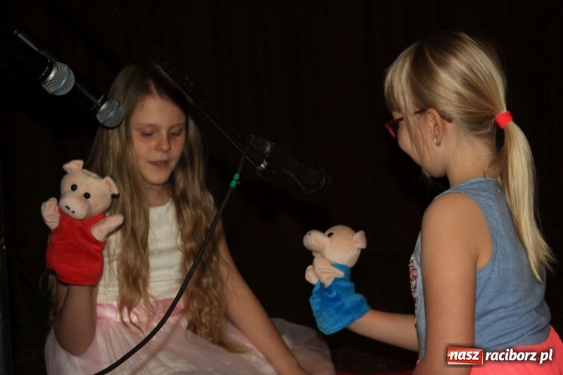 Zdjęcie w galerii na portalu naszraciborz.pl: Najmłodsi artyści z gminy Krzanowice mieli dziś swój festiwal wiadomości z regionu