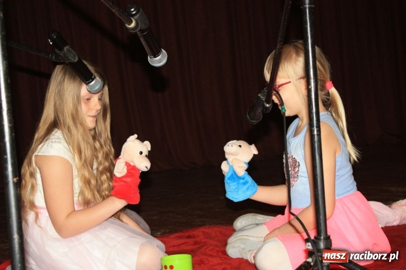 Zdjęcie w galerii na portalu naszraciborz.pl: Najmłodsi artyści z gminy Krzanowice mieli dziś swój festiwal wiadomości z regionu