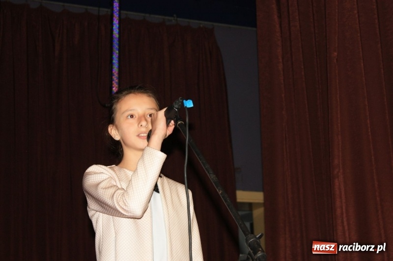Zdjęcie w galerii na portalu naszraciborz.pl: Najmłodsi artyści z gminy Krzanowice mieli dziś swój festiwal wiadomości z regionu
