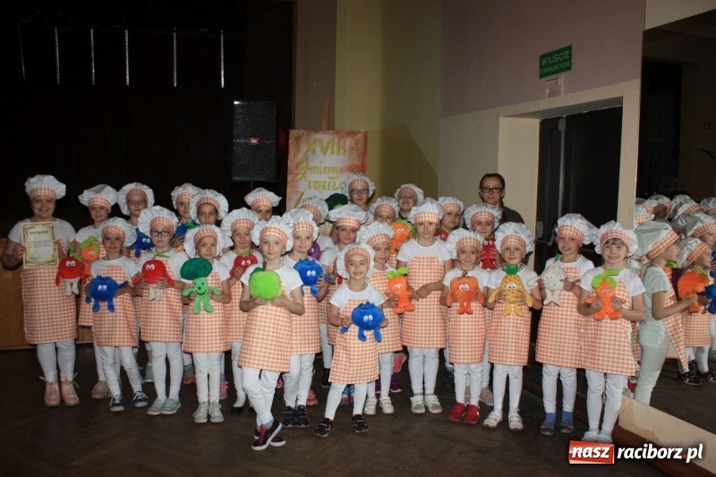 Zdjęcie w galerii na portalu naszraciborz.pl: Najmłodsi artyści z gminy Krzanowice mieli dziś swój festiwal wiadomości z regionu