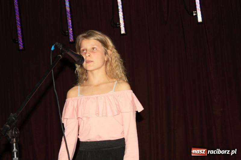 Zdjęcie w galerii na portalu naszraciborz.pl: Najmłodsi artyści z gminy Krzanowice mieli dziś swój festiwal wiadomości z regionu