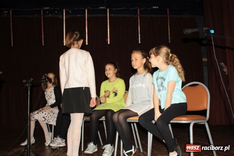 Zdjęcie w galerii na portalu naszraciborz.pl: Najmłodsi artyści z gminy Krzanowice mieli dziś swój festiwal wiadomości z regionu