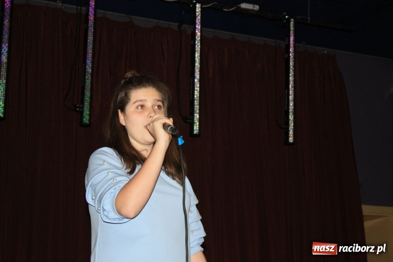 Zdjęcie w galerii na portalu naszraciborz.pl: Najmłodsi artyści z gminy Krzanowice mieli dziś swój festiwal wiadomości z regionu