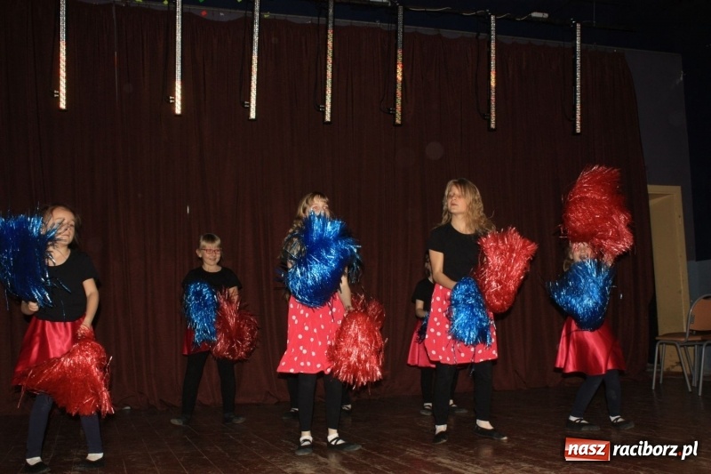 Zdjęcie w galerii na portalu naszraciborz.pl: Najmłodsi artyści z gminy Krzanowice mieli dziś swój festiwal wiadomości z regionu