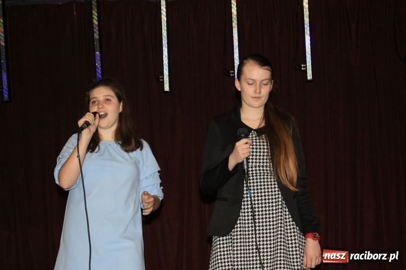 Zdjęcie w galerii na portalu naszraciborz.pl: Najmłodsi artyści z gminy Krzanowice mieli dziś swój festiwal wiadomości z regionu