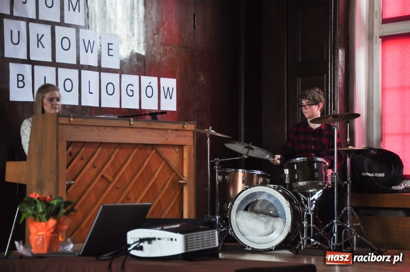 Zdjęcie w galerii na portalu naszraciborz.pl: Sympozjum Naukowe Biologów w 1 LO  wiadomości z regionu