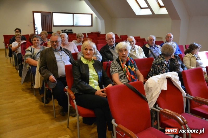 Zdjęcie w galerii na portalu naszraciborz.pl: Wiem, co podpisuję - spotkanie dla seniorów na Zamku Piastowskim wiadomości z regionu