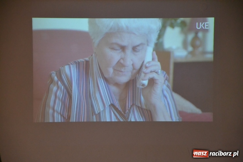 Zdjęcie w galerii na portalu naszraciborz.pl: Wiem, co podpisuję - spotkanie dla seniorów na Zamku Piastowskim wiadomości z regionu