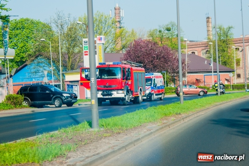 Zdjęcie w galerii na portalu naszraciborz.pl: Potrącenie pieszych przy Reymonta. Skończyło się na strachu  wiadomości z regionu