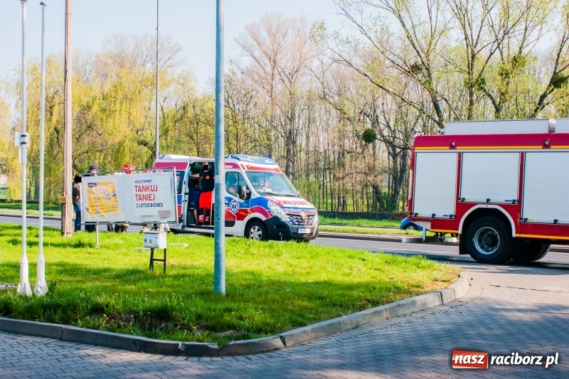 Zdjęcie w galerii na portalu naszraciborz.pl: Potrącenie pieszych przy Reymonta. Skończyło się na strachu  wiadomości z regionu
