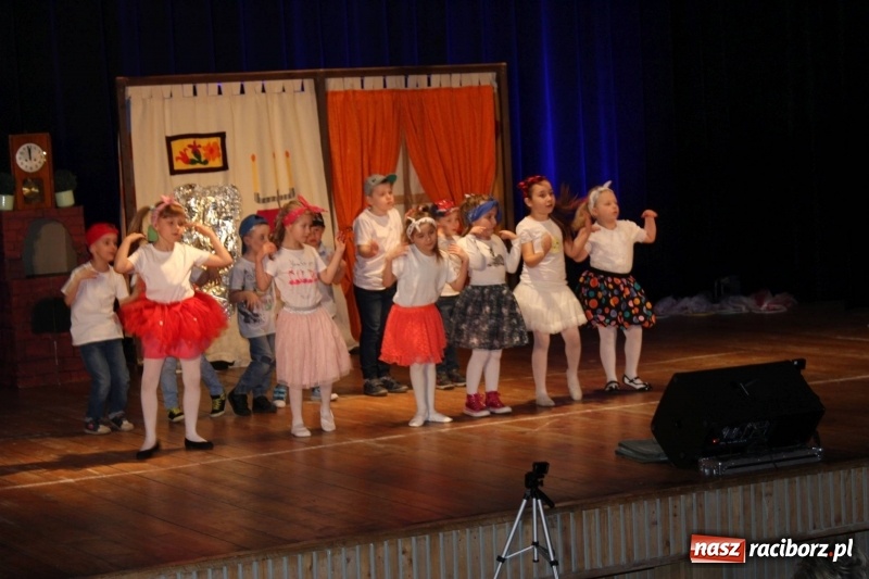 Zdjęcie w galerii na portalu naszraciborz.pl: Tańcz, nie żałuj podłogi, czyli VI Gminny Konkurs Taneczny w Kuźni Raciborskiej wiadomości z regionu