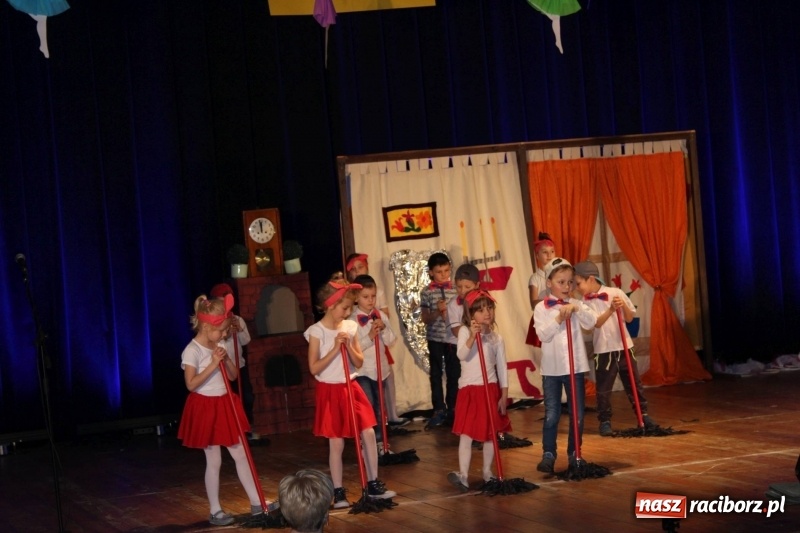 Zdjęcie w galerii na portalu naszraciborz.pl: Tańcz, nie żałuj podłogi, czyli VI Gminny Konkurs Taneczny w Kuźni Raciborskiej wiadomości z regionu