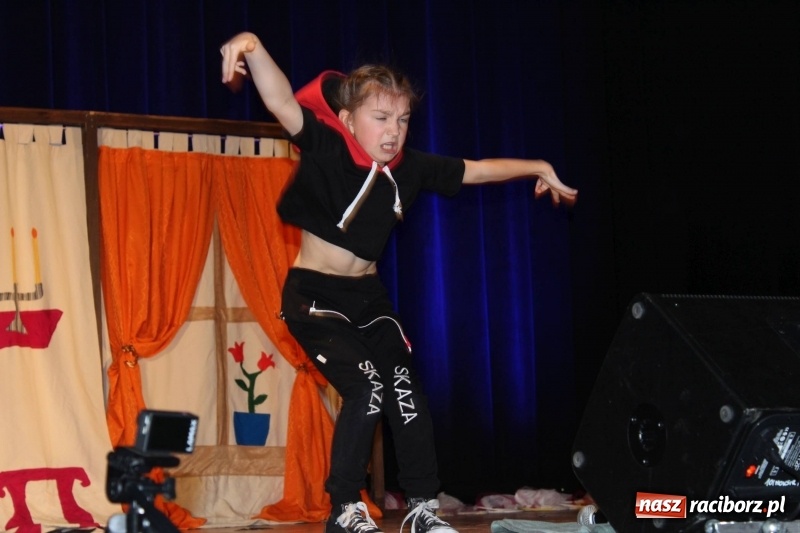 Zdjęcie w galerii na portalu naszraciborz.pl: Tańcz, nie żałuj podłogi, czyli VI Gminny Konkurs Taneczny w Kuźni Raciborskiej wiadomości z regionu